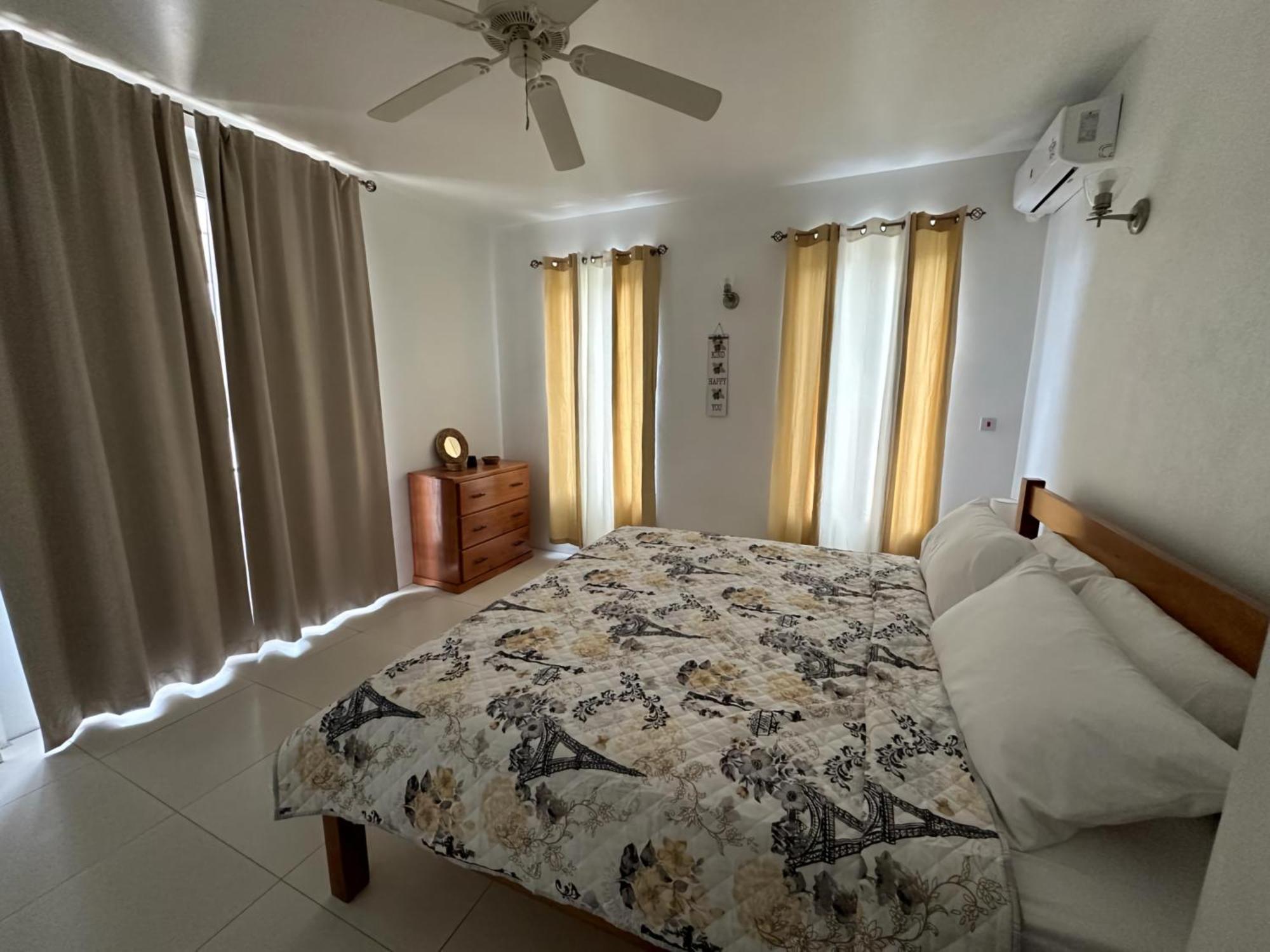 Eldorado Guesthouse & Car Rental Roseau Habitación foto
