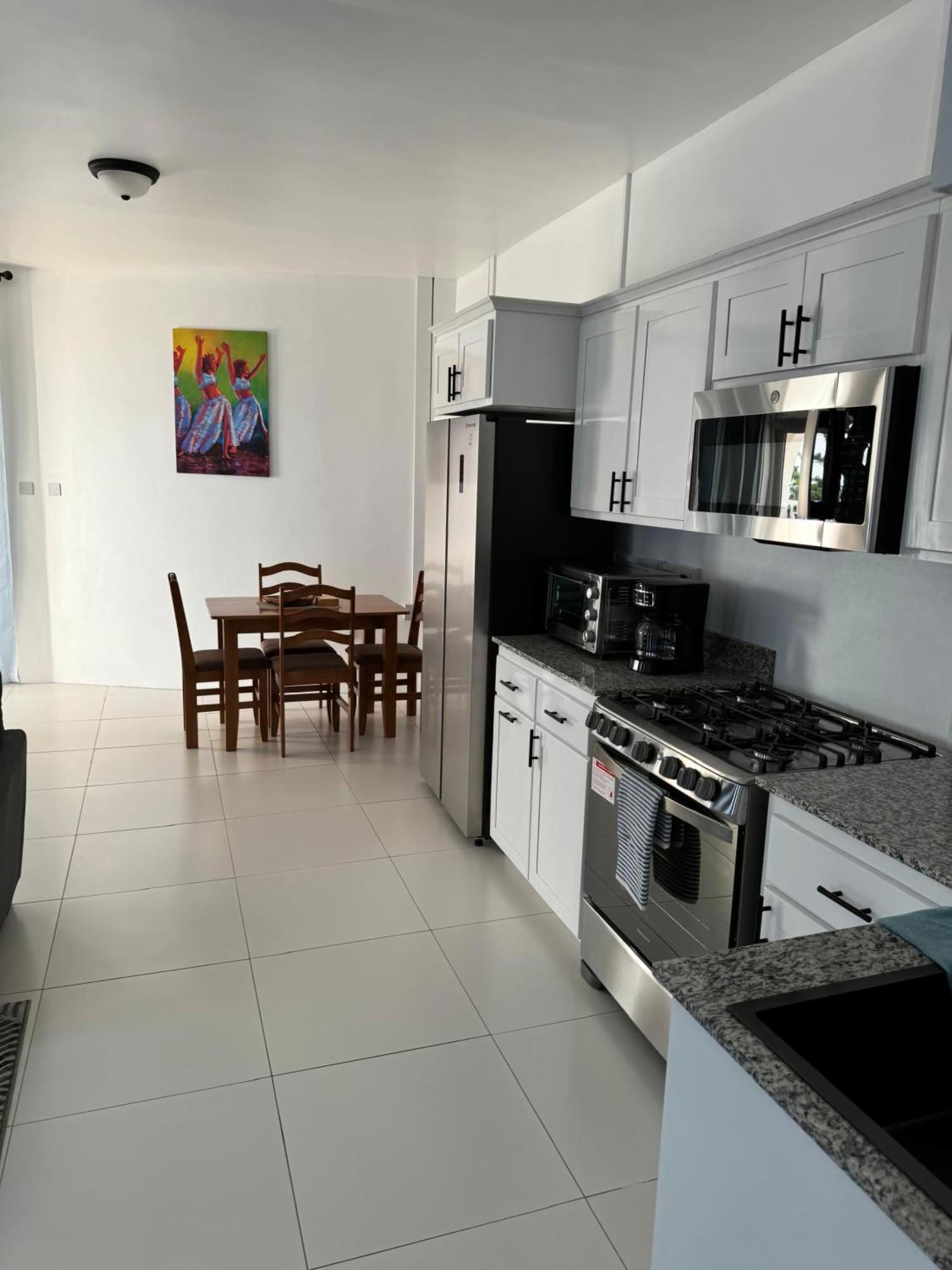 Eldorado Guesthouse & Car Rental Roseau Habitación foto